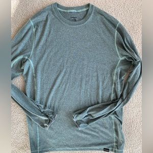 Patagonia - men’s medium long sleeve T-shirt